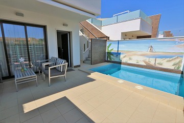 Bungalow with private pool in San Pedro del Pinatar ?> - Van Dam Estates