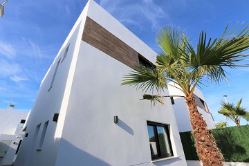 Modern villa in San Pedro del Pinatar - Van Dam Estates