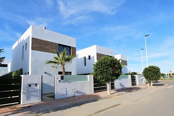 Villa moderna en San Pedro del Pinatar - Van Dam Estates