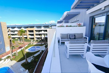 Pueblo Flamenco con vistas al mar y azotea. - Van Dam Estates