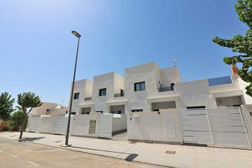 Casa con piscina privada en Pilar de la Horadada - Van Dam Estates