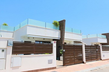Moderne bungalow met privé zwembad in San Pedro del Pinatar ?> - Van Dam Estates