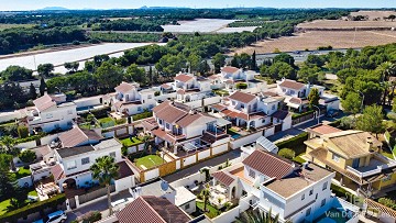 Spanische Villa mit 3 Schlafzimmern in Dehesa de Campoamor ?> - Van Dam Estates