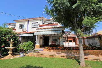 Spanische Villa mit 3 Schlafzimmern in Dehesa de Campoamor - Van Dam Estates