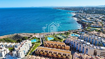 Apartamento con vistas al mar in Cabo Roig - Van Dam Estates