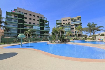 Apartamento con vista al mar en Mil Palmeras - Van Dam Estates