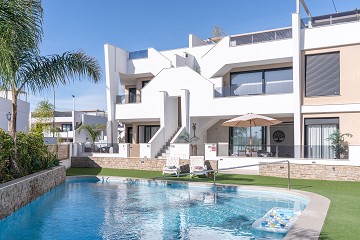 Enjoy the sunshine! Spacious ground-floor terrace in San Pedro del Pinatar - Van Dam Estates