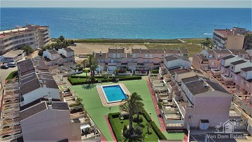 Casa en primera línea de playa con vista al mar en Mil Palmeras - Van Dam Estates