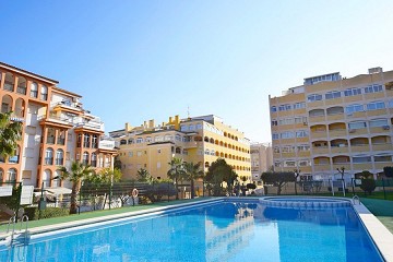 Sfeervol appartement met riant balkon in Torrevieja - Van Dam Estates