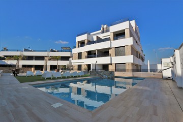 Piso con balcón orientado al sur en Santiago de la Ribera ?> - Van Dam Estates