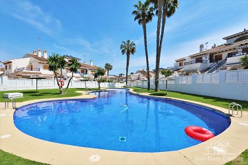 Hoekwoning vlakbij de stranden van Mil Palmeras - Van Dam Estates