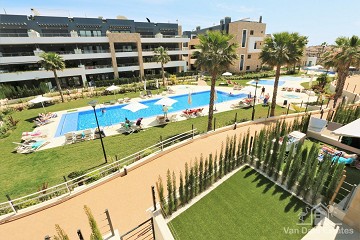 Apartment mit großem Balkon und Poolblick im Flamenca Village Resort - Van Dam Estates