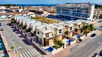 Chalet con piscina privada en San Pedro del Pinatar - Van Dam Estates