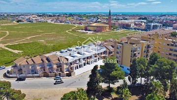 Attraktives Einfamilienhaus im Zentrum von San Pedro del Pinatar - Van Dam Estates