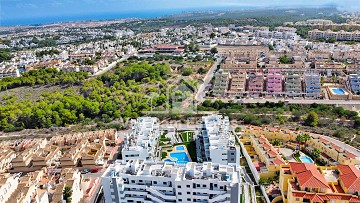 Zonnig en groen uitzicht in Villamartin ?> - Van Dam Estates